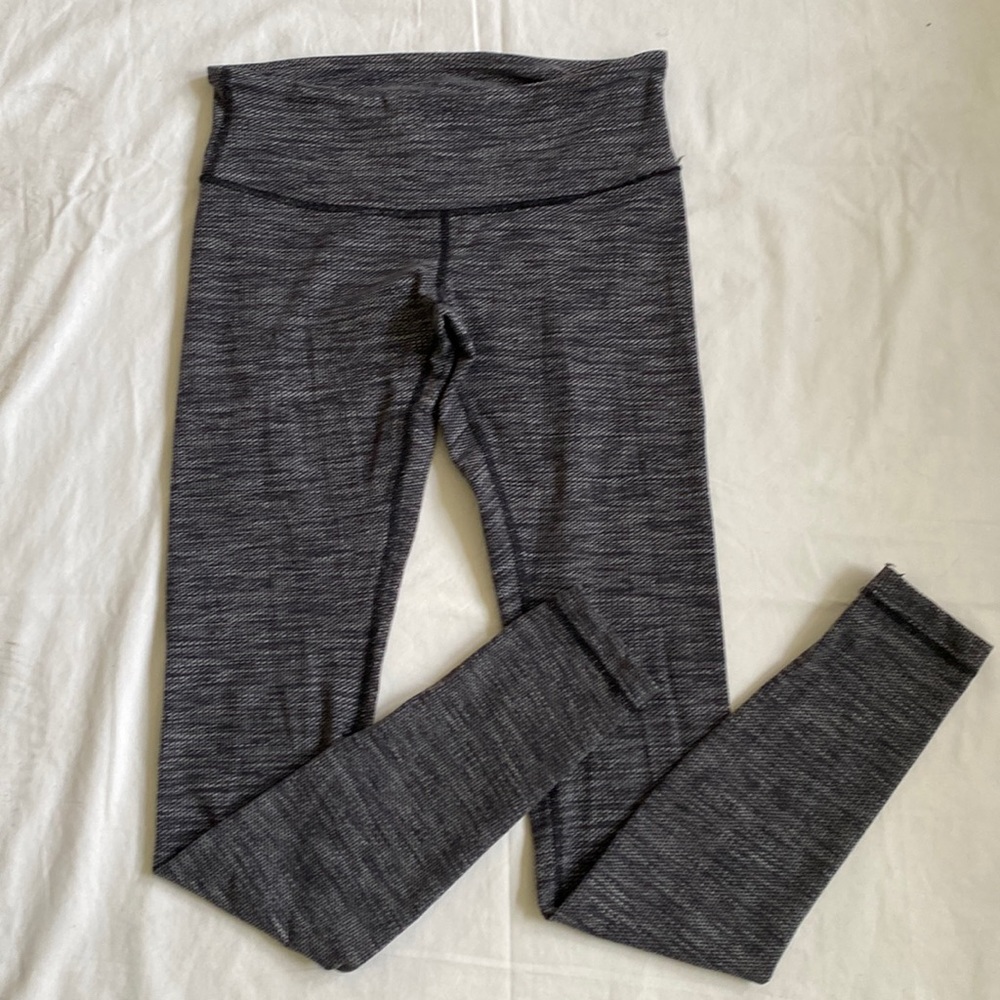 Lululemon Wunder Under Heather Gray leggings, Size 4